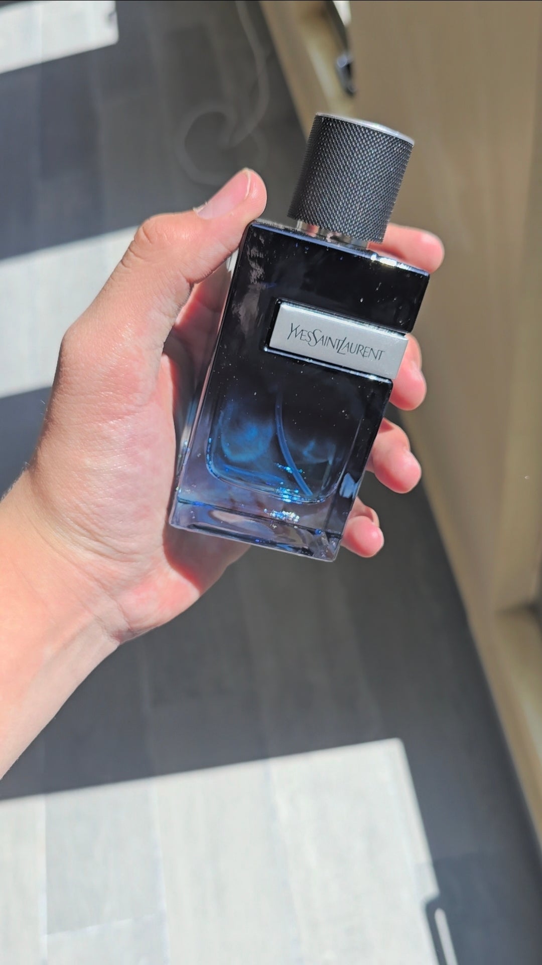 Yves Saint
Laurent (Parfum Intense - 100% ORIGINAL)